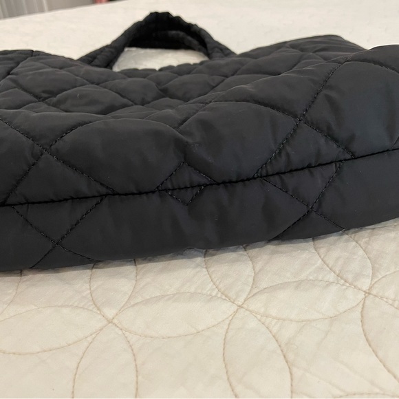 Pre owned in great condition Marc by Marc Jacobs Black
Quilted Nylon Crosby #555 - Picture 12 of 16